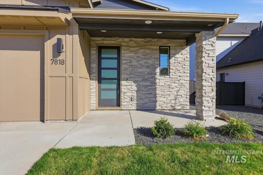 7818 Flathead Lake St, Eagle, ID 83616 - #3