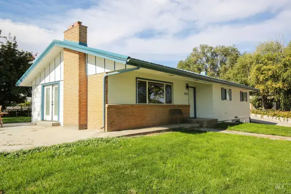 2121 Alameda Drive, Ontario, OR 97914