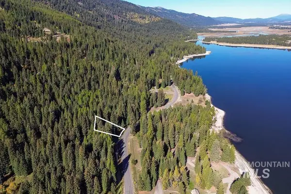 2325 W Mountain, Donnelly, ID 83615