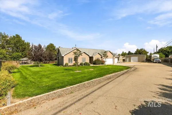 1915 Meadow Ave, Caldwell, ID 83605