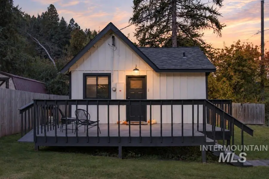 807 S Front Street, Troy, ID 83871 - #1