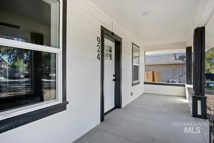 924 Davis St S, Jerome, ID 83338 - #2