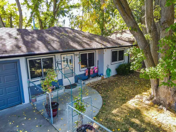 209 W 2nd St, Middleton, ID 83644