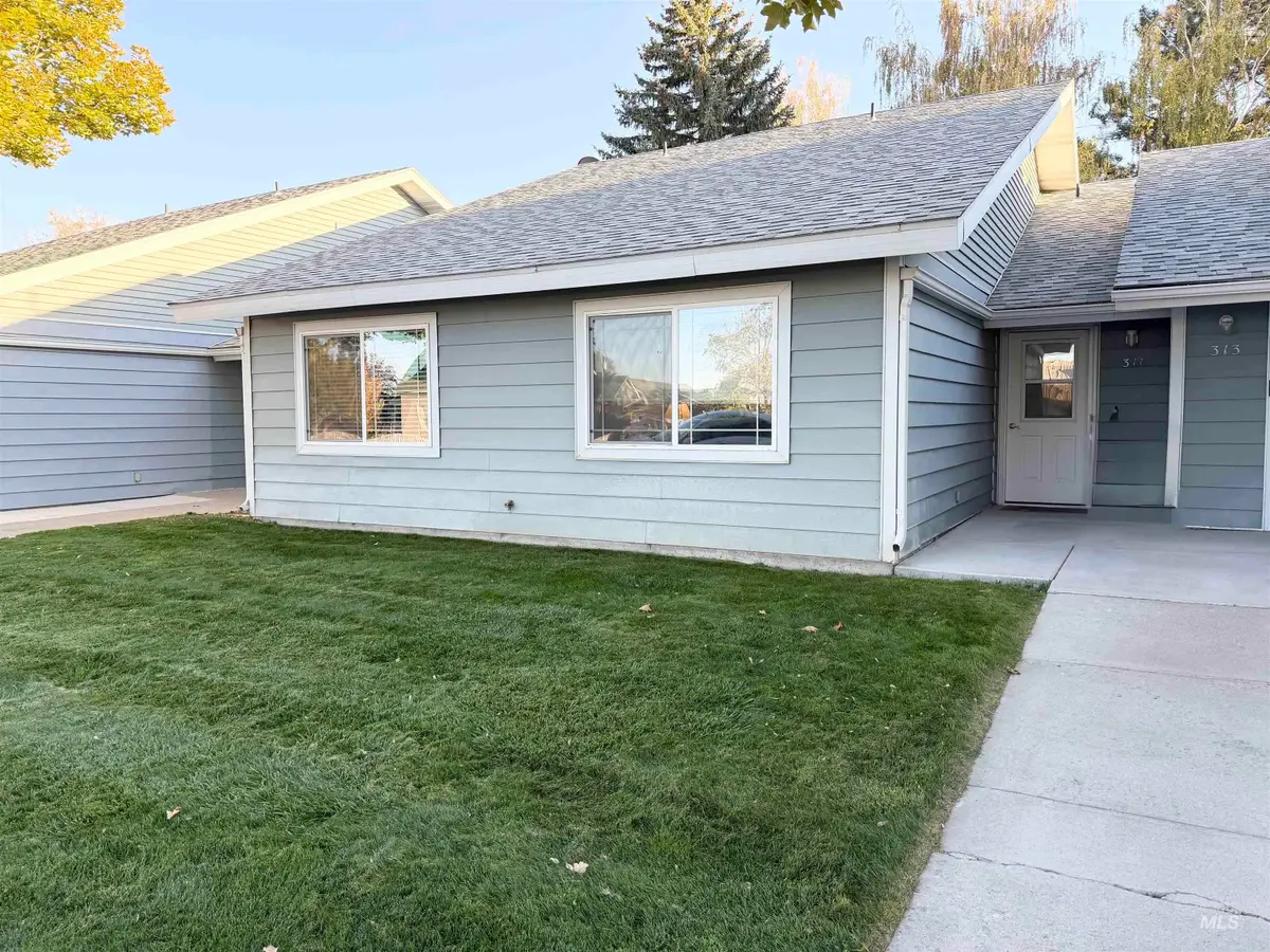 311 6th St, Filer, ID 83328 - #1
