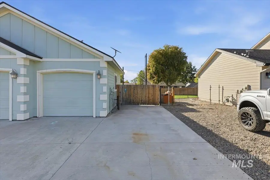 1487 NE Cinder Loop, Mountain Home, ID 83647 - #2
