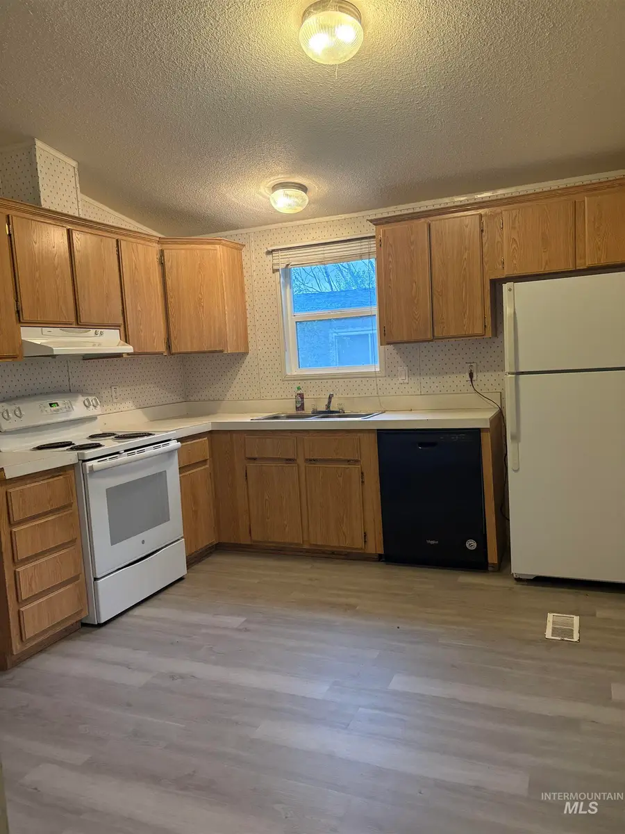 1256 SE 9th Ave, Ontario, OR 97914 - #2