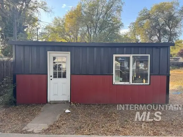 575 S 10th E, Mountain Home, ID 83647