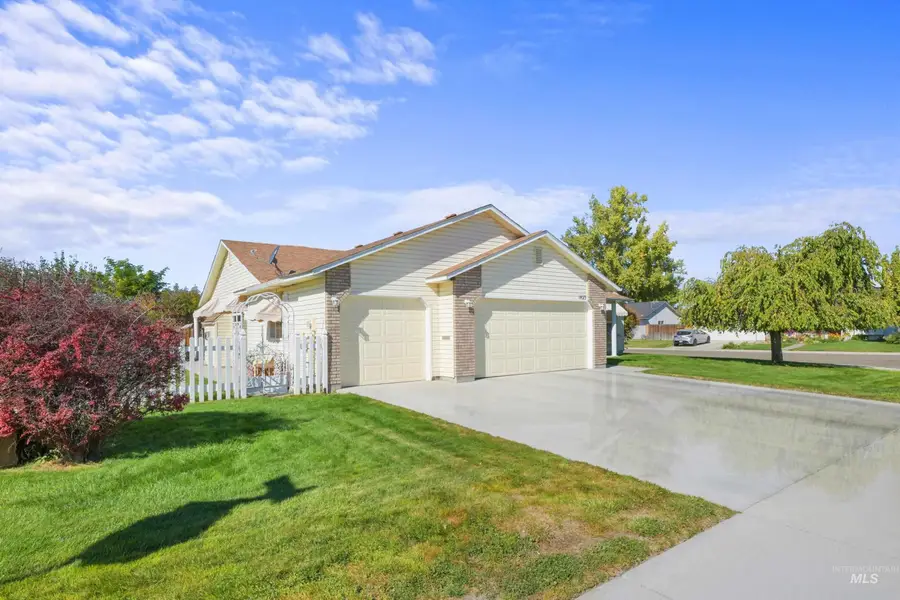1423 S. Bonneville Dr., Nampa, ID 83686 - #3
