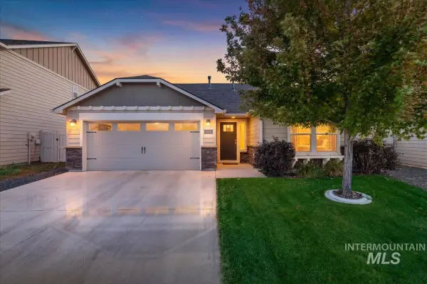 4526 N Glenrock Way, Meridian, ID 83646