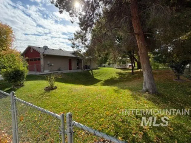 431 W Edwards Ave, Nampa, ID 83686 - #2