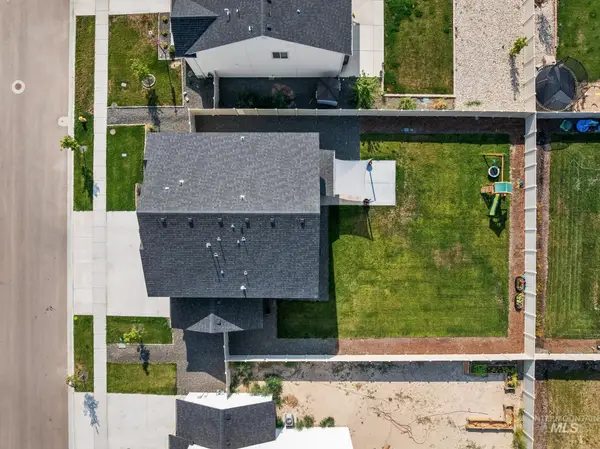 5260 E Burnte Peak St., Nampa, ID 83687