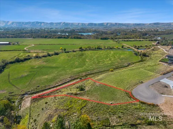 1955 Moonlight Lane, Emmett, ID 83617