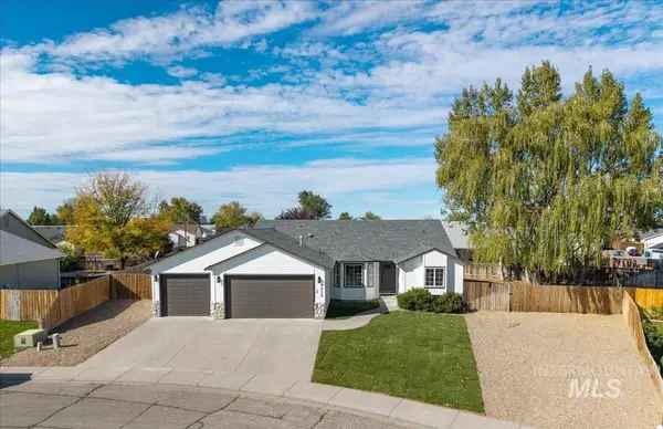 1325 SW Kursten Ave, Mountain Home, ID 83647