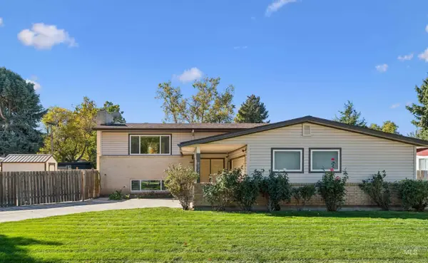 8721 W San Anita Drive, Boise, ID 83704