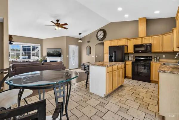 7718 Cedarbrook Dr, Nampa, ID 83687
