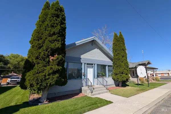 1518 Overland Ave, Burley, ID 83318