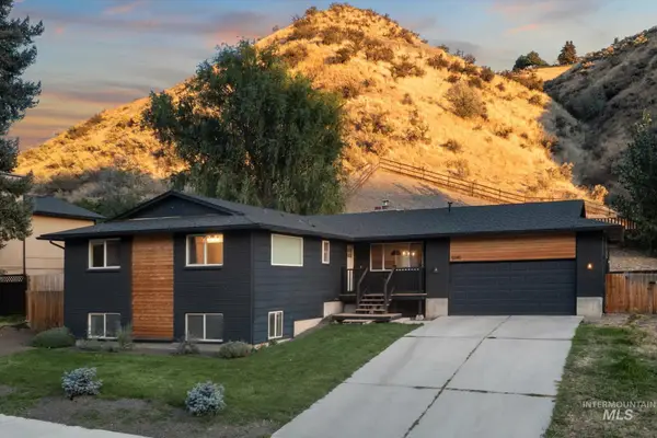 5840 N Collister Dr, Boise, ID 83703