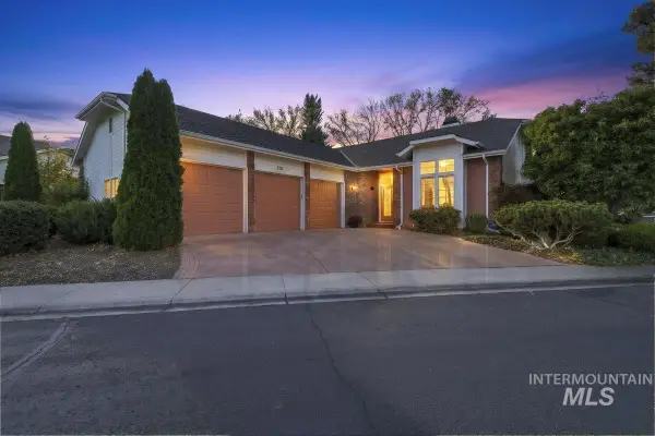 2155 S Crosscreek Ln, Boise, ID 83706