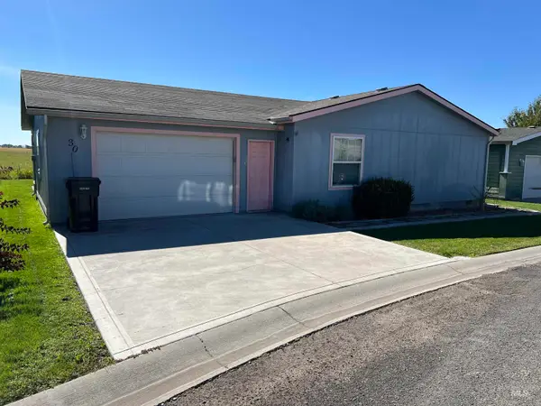 910 Moon Glo #30, Buhl, ID 83316