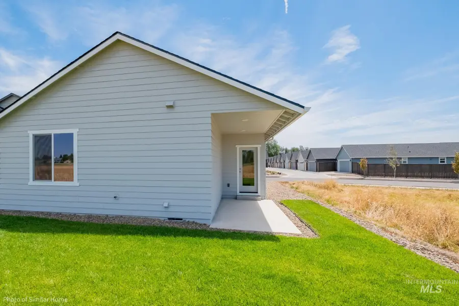 633 SW Mendenhall St, Mountain Home, ID 83647 - #2