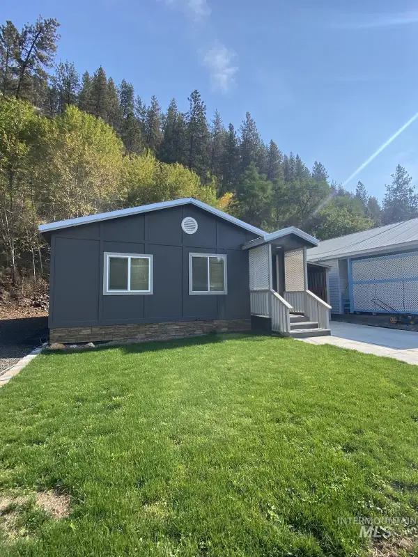216 East St., Stites, ID 83552