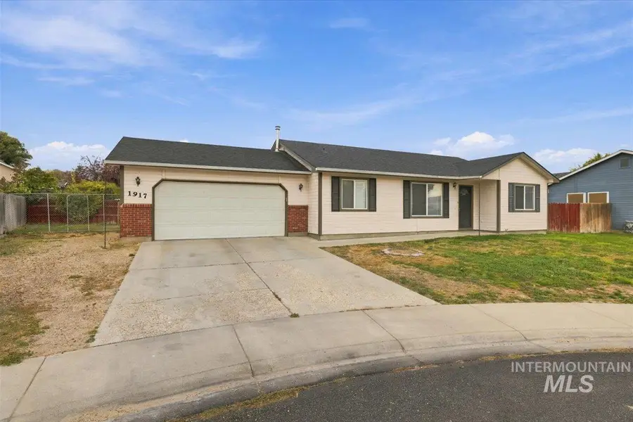 1917 Hoover St, Nampa, ID 83686 - #2
