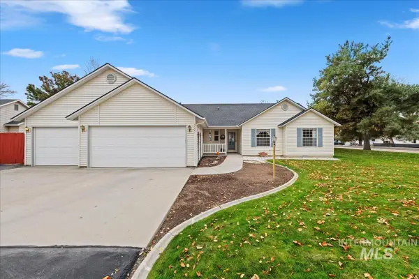 5507 Meadow Ct, Nampa, ID 83687