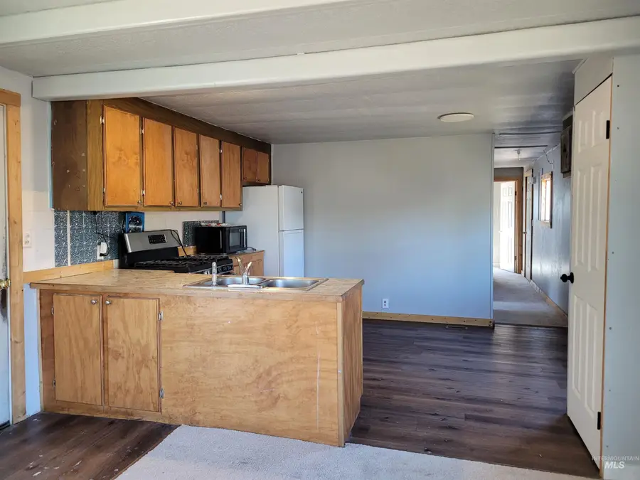 22 NW Marlette St, Mountain Home, ID 83647 - #2
