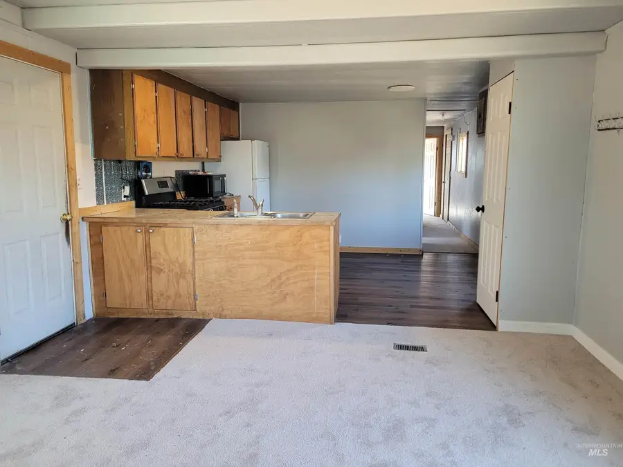 22 NW Marlette St, Mountain Home, ID 83647 - #3