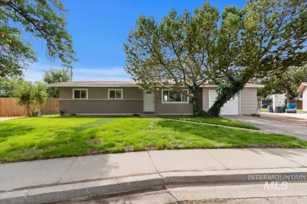 1112 Maple Drive, Mountain Home, ID 83647
