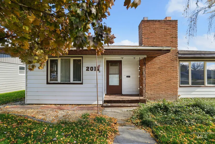 2011 Oakley Ave, Burley, ID 83318 - #2