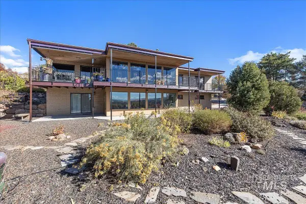 2814 E Stone Point Dr, Boise, ID 83712