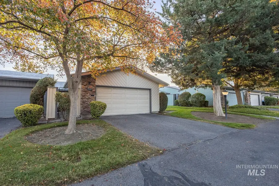 7117 W Cascade Dr, Boise, ID 83704 - #2