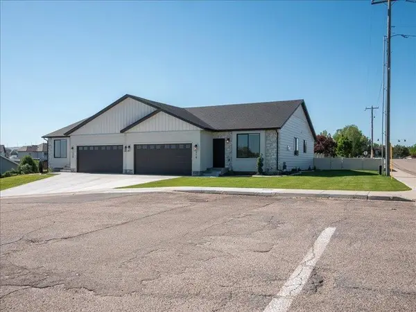 318 Lakeview Blvd, American Falls, ID 83211