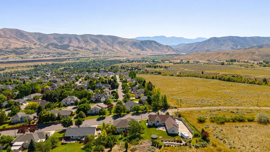 1675 Foxmore St, Pocatello, ID 83204 - Image #2