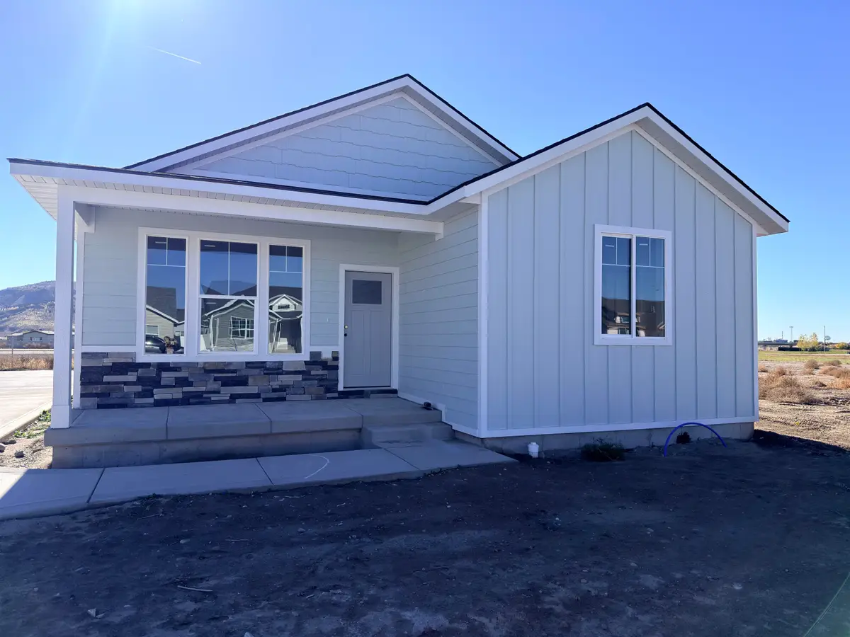 1073 Alpine Ave, Chubbuck, ID 83202 - Image #1