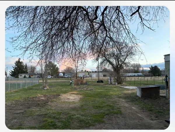 255 W Kootenai, Rockland, ID 83271