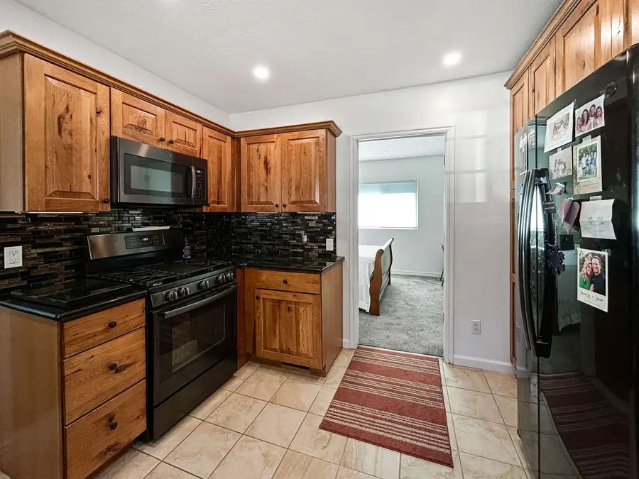 410 N Front St, Arimo, ID 83214 - Image #2