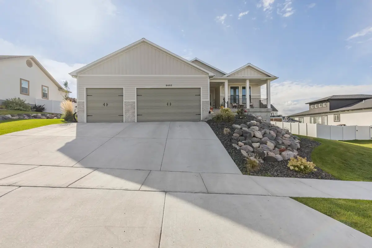 6482 Crown Crescent, Ammon, ID 83406 - Image #1