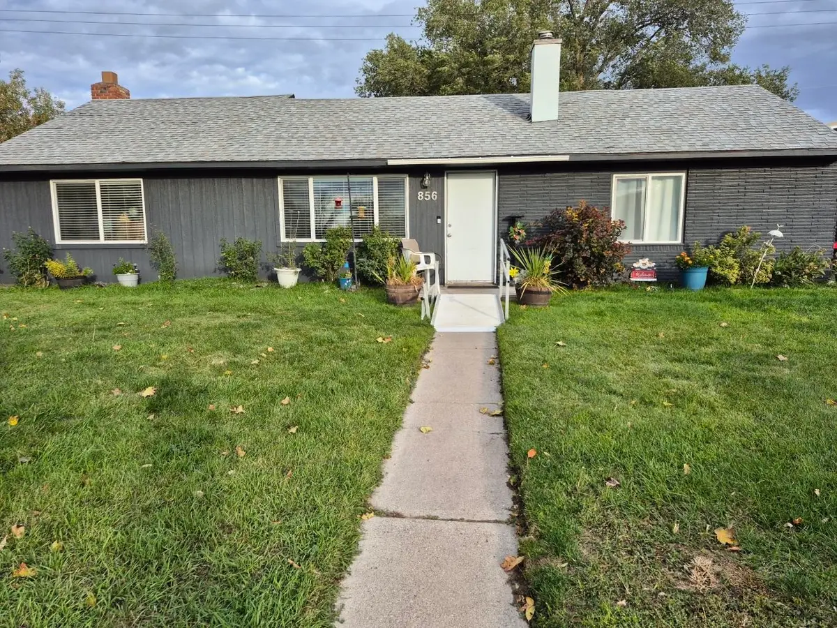 856 Hubbard Ave, Pocatello, ID 83201 - Image #1