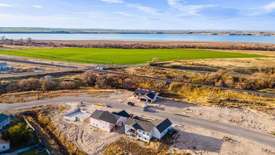 328 Lakeview Blvd, American Falls, ID 83211 - Image #3