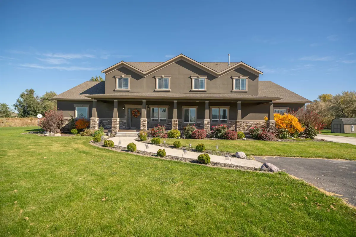 11464 N Rio Vista Dr, Pocatello, ID 83202 - Image #1