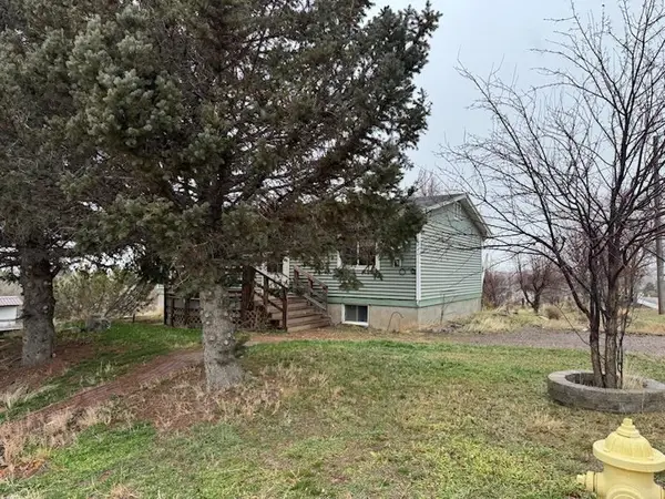 977 E Shoshone St, Rockland, ID 83271