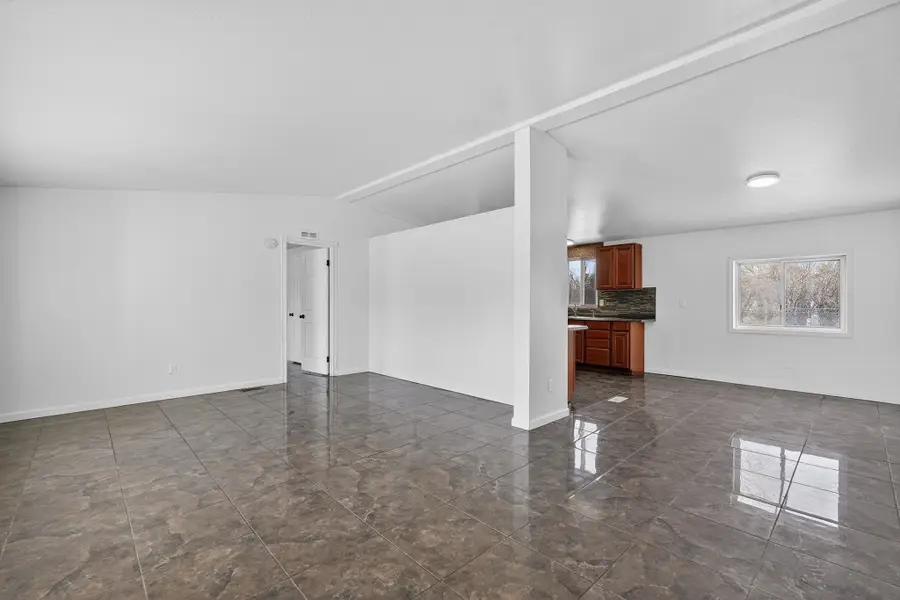 584 S 4th St W, Aberdeen, ID 83210 - #2