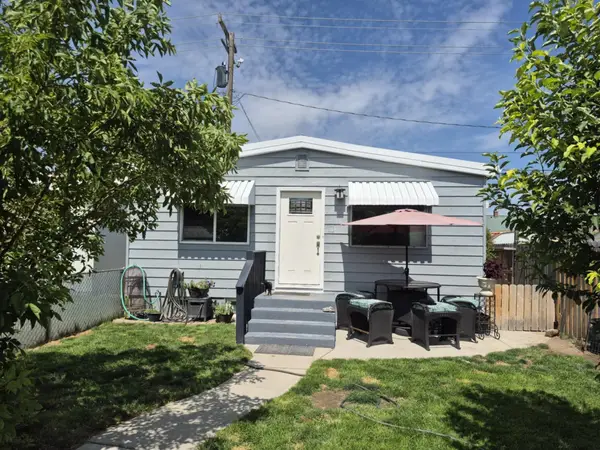 946 N 9th Ave, Pocatello, ID 83201