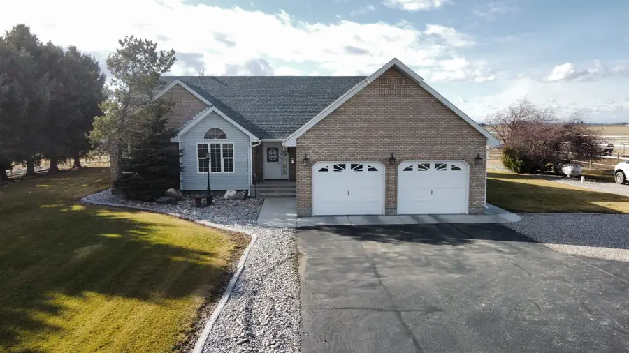 1044 N 1000 E, Shelley, ID 83274 - #2