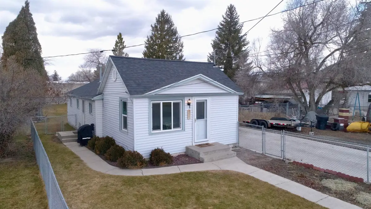 220 S 2nd East, Soda Springs, ID 83276 - #1