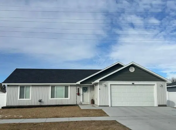 1119 Sweetwater Dr, Blackfoot, ID 83221