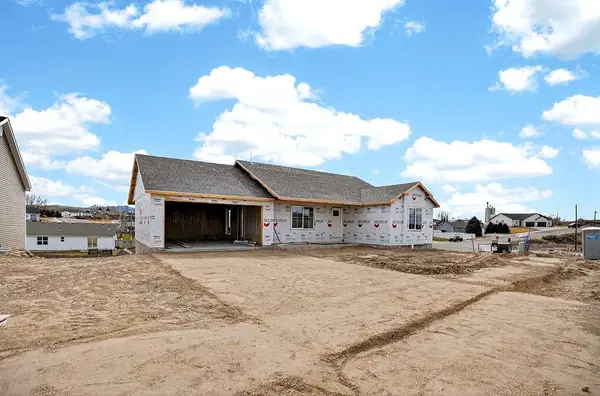 326 Lakeview Blvd, American Falls, ID 83211