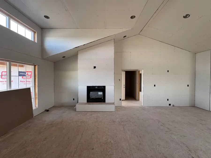 305 W 320 N, Blackfoot, ID 83221 - #3